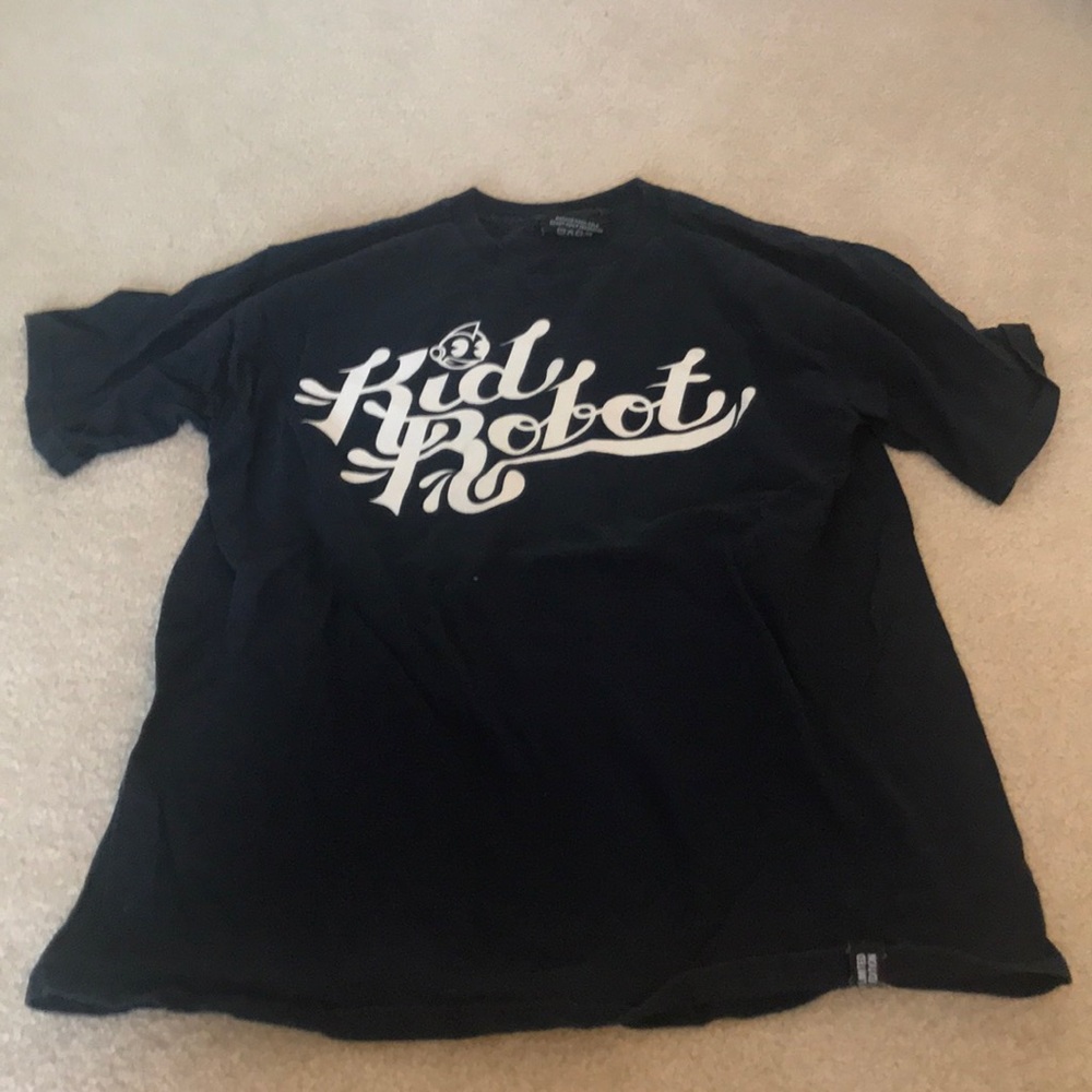 Men’s kidrobot T-shirt